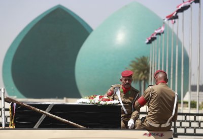 بعد التعرف على هوياتهم.. العراق يشيع 78 شخصا أعدمهم "داعش"