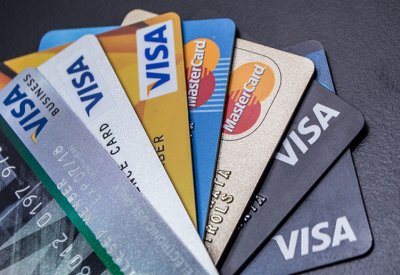 دراسة تحذر: البطاقات الائتمانية لا تساعد على الادخار