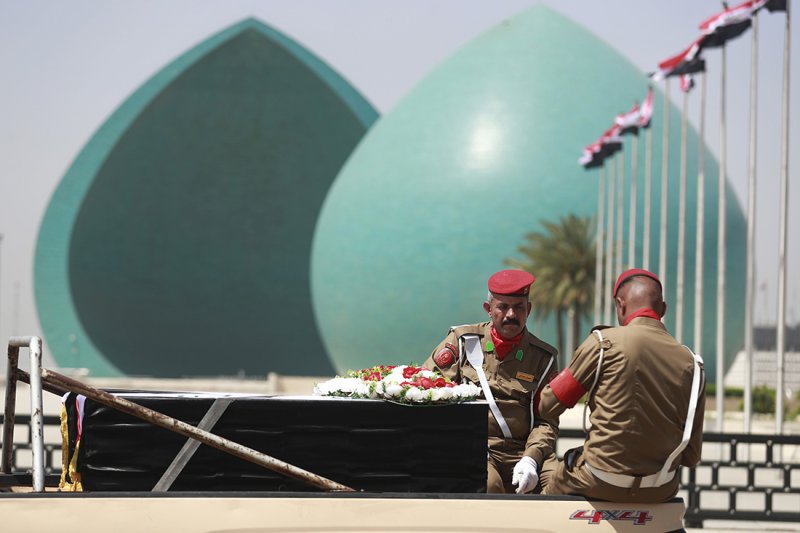 بعد التعرف على هوياتهم.. العراق يشيع 78 شخصا أعدمهم "داعش"