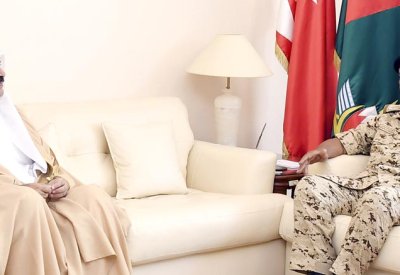 القائد العام لقوة دفاع البحرين يستقبل رئيس ديوان سمو ولي العهد