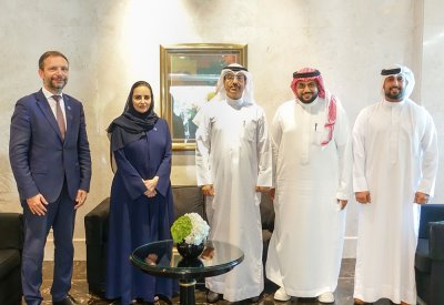 وزير المواصلات والاتصالات يستقبل الأمين العام لمنظمة التعاون الرقمي