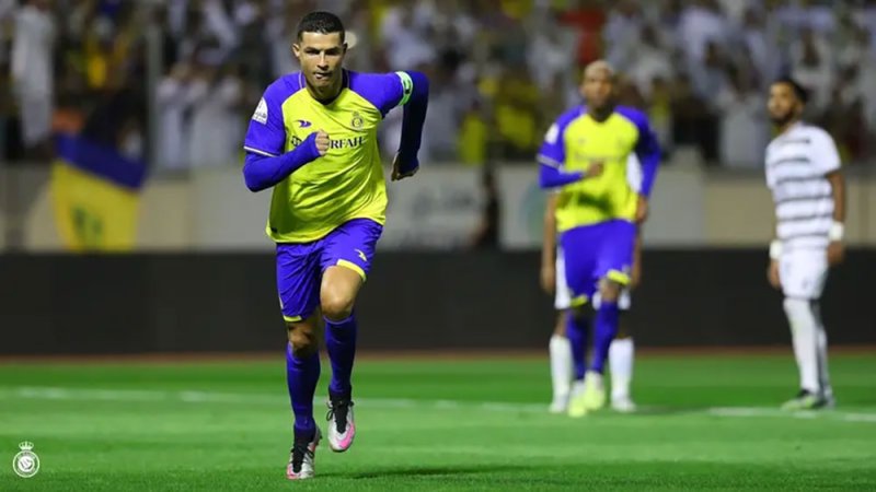 رونالدو وتاليسكا يقودان النصر للفوز على الطائي