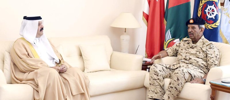 القائد العام لقوة دفاع البحرين يستقبل رئيس ديوان سمو ولي العهد