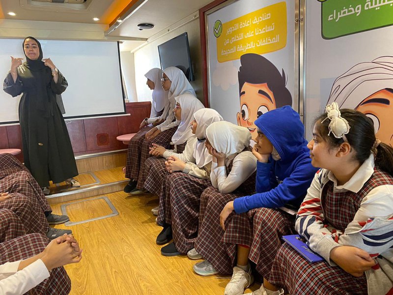 البلدية الشمالية: الحافلة البيئية تزور المدارس والقرى والحدائق لبث الوعي البيئي للأجيال الناشئة