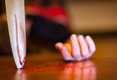 مقتل شاب أمام والديه وبناته بطريقة مروعة.. والسبب صادم
