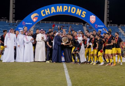 بالصور: خالد بن حمد يتوج نادي الخالدية بلقب دوري ناصر بن حمد الممتاز لكرة القدم