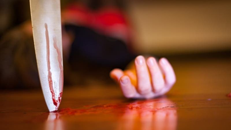 مقتل شاب أمام والديه وبناته بطريقة مروعة.. والسبب صادم