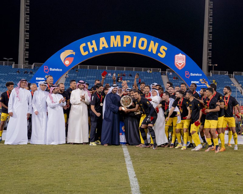 بالصور: خالد بن حمد يتوج نادي الخالدية بلقب دوري ناصر بن حمد الممتاز لكرة القدم