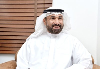 "الحر" يبحث مع وزير العمل تأسيس مجلس حوار مع أطراف الإنتاج