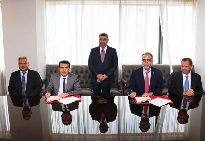 وزير شؤون الكهرباء والماء يؤكد التزام البحرين بتقليل نسبة الانبعاثات الكربونية بنسبة 30% بحلول عام 2035م