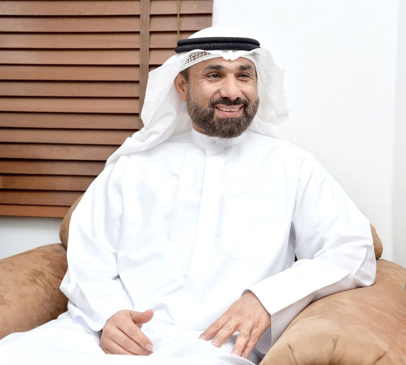 "الحر" يبحث مع وزير العمل تأسيس مجلس حوار مع أطراف الإنتاج