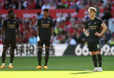 سيتي يحرز لقب الدوري الإنجليزي بعد خسارة أرسنال