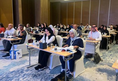 مشاركة واسعة في انطلاق دورة أساسيات الحجامة للكوادر الطبية