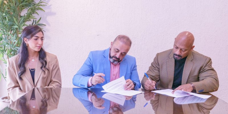 اتحاد كمال الأجسام واللياقة البدنية يوقع عقد استضافة بطولة غرب آسيا