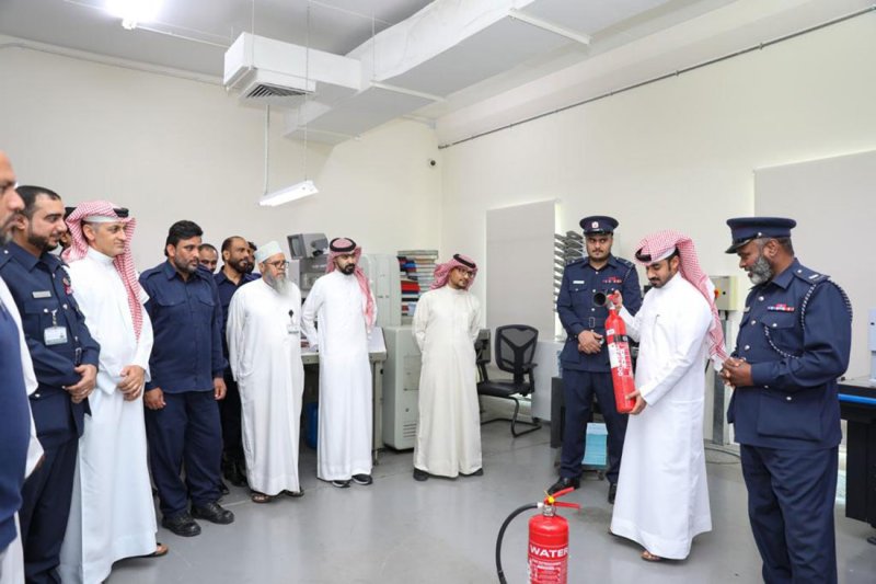 العلاقات العامة بوزارة الداخلية تنظم محاضرة توعوية بالتعاون مع مدرسة الدفاع المدني