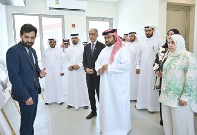 فيصل بن راشد يؤكد أهمية الإسطبلات الجديدة في تطوير رياضة سباق الخيل