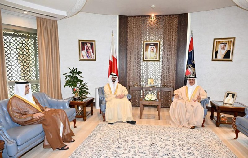 وزير الداخلية يبحث مع سفير دولة الإمارات تعزيز التعاون الأمني بين البلدين
