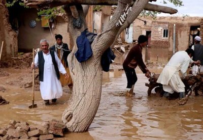 مصرع ستة أشخاص اثر فيضانات مفاجئة وسط أفغانستان