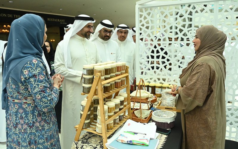 بالصور: عطور وبخور عماني بأسعار مناسبة في هذا الموقع