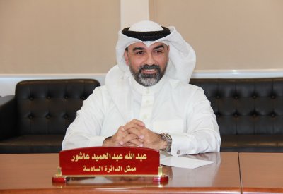 بالفيديو: عمال أجانب يفرغون المجاري بمناطق سكنية