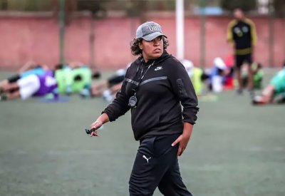 مغربية تصبح أول امرأة تدرب فريق كرة قدم للرجال في بلادها
