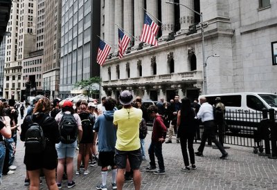 الاقتصاد الأميركي ينمو بأكثر من التوقعات بالربع الأول
