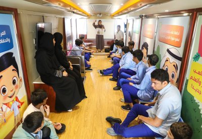 بلدية المنطقة الجنوبية تقيم "الإيكو باص" التوعوي بمعهد الأمل للتربية الخاصة وابتدائية عين جالوت