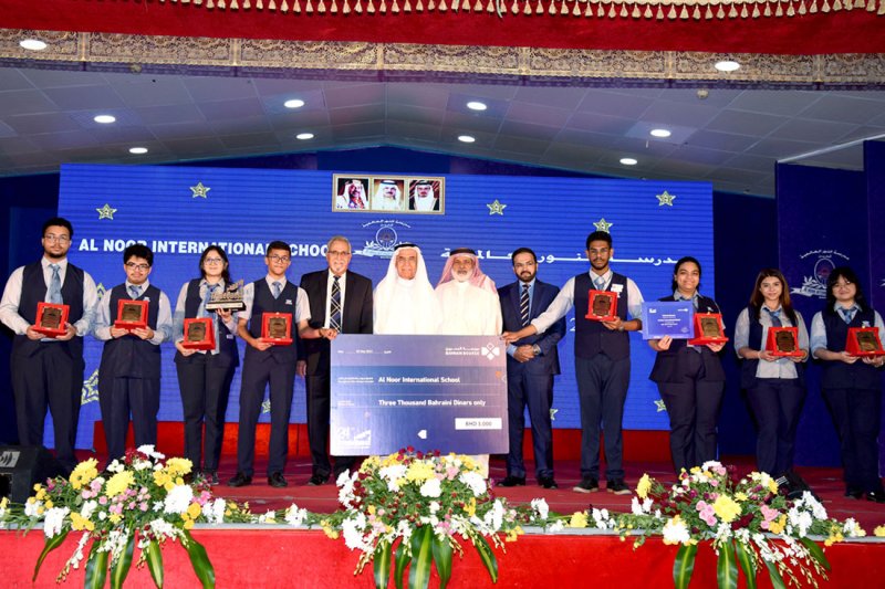 مدرسة النور العالمية تكرم الطلبة المشاركين في برنامج TradeQuest PROGRAM