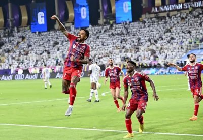 الشارقة يهزم العين ويحرز لقب كأس رابطة المحترفين الإماراتية
