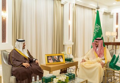 أمير منطقة الجوف يستقبل سفير مملكة البحرين لدى المملكة العربية السعودية