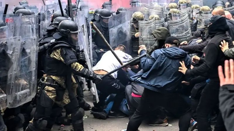 دماء الناتو تنزف في كوسوفو.. أكثر من 30 جريحاً في صفوف قوة حفظ السلام