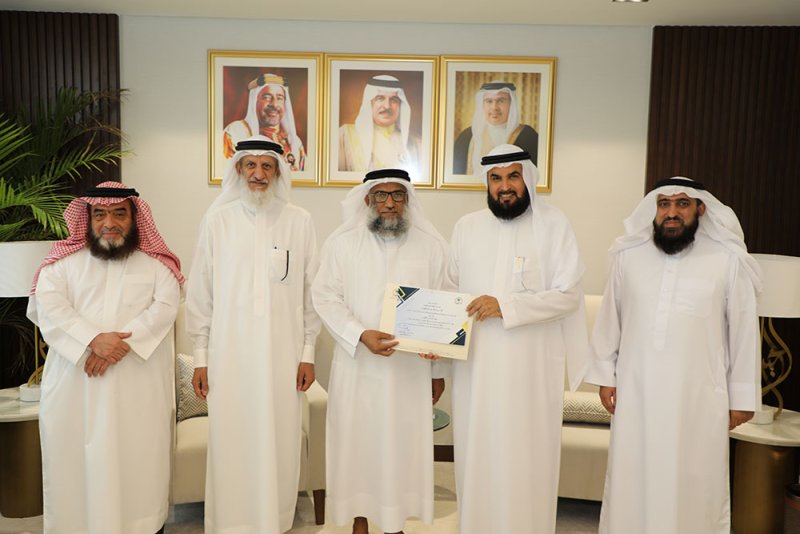 رئيس مجلس الأوقاف السنية يكرم الفائزين في المسابقة الرمضانية الثانية في تفسير القرآن الكريم التي نظمتها إدارة الأوقاف السنية 