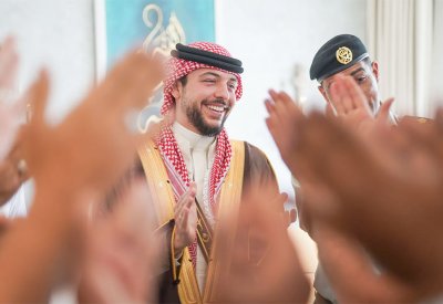 بالصور.. "حمام العريس" لولي العهد الأردني قبل زفافه