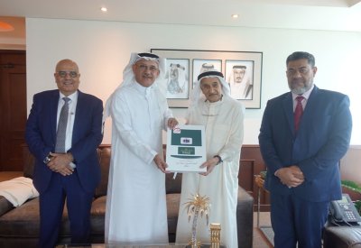 معالي رئيس المجلس الأعلى للصحة يتسلم من محافظ الشمالية شهادة اعتماد عالي مدينة صحية من منظمة الصحة العالمية