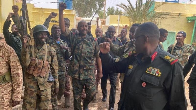 الجيش السوداني يعلق مشاركته بمفاوضات جدة..والدعم السريع باق