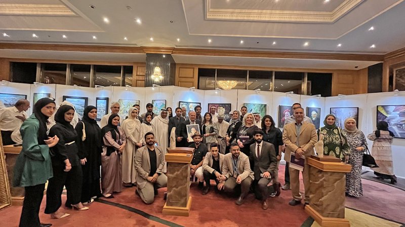 خليل المدهون لـ ”البلاد": المعرض الجماعي يحتضن جميع الأجيال