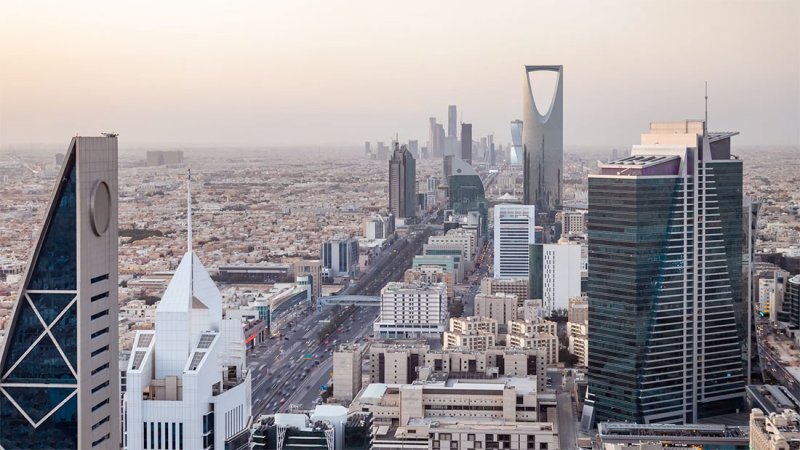 السعودية تتجه للسماح بتملك الأجانب أسهم شركات تعمل بمكة والمدينة