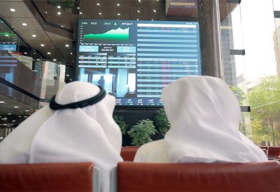 اللون الأحمر يسيطر على الأداء الأسبوعي لمعظم أسواق الخليج