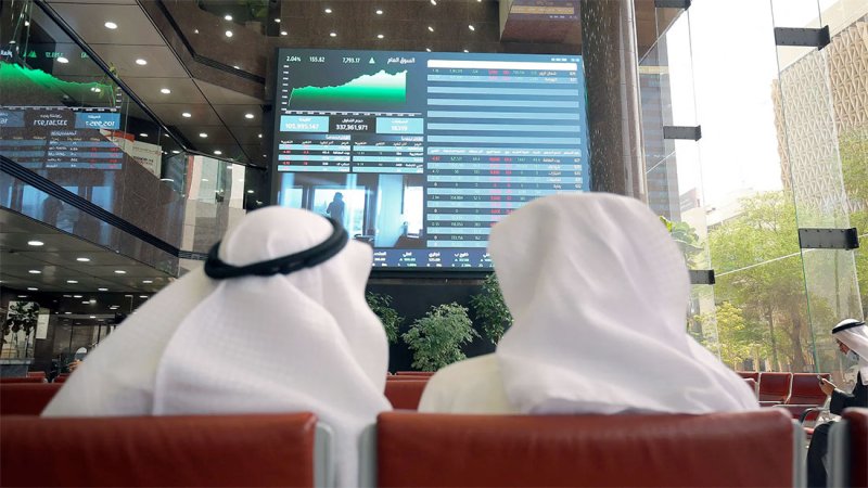 اللون الأحمر يسيطر على الأداء الأسبوعي لمعظم أسواق الخليج