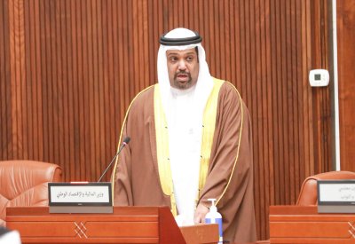 وزير "المالية": مبادرات عدة لرفع رواتب "الخاص"