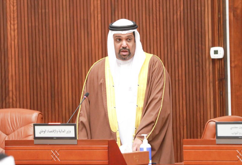 وزير "المالية": مبادرات عدة لرفع رواتب "الخاص"