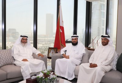 رئيس مجلس الأوقاف السنية يستقبل رئيس مجلس المحرق البلدي