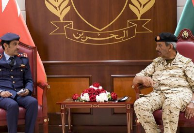 القائد العام يستقبل الملحق العسكري ومساعده بسفارة الكويت بمناسبة انتهاء فترة عملهما