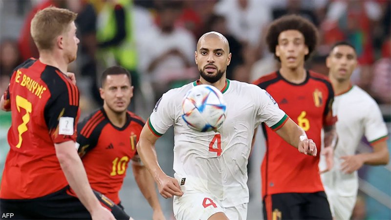 مانشستر يونايتد ينافس برشلونة على المغربي أمرابط