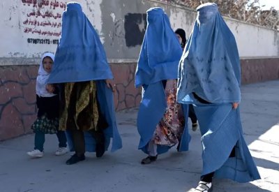 رغم الحظر.. طالبان تسمح بعمل الفتيات بمكاتب المجلس النرويجي للاجئين