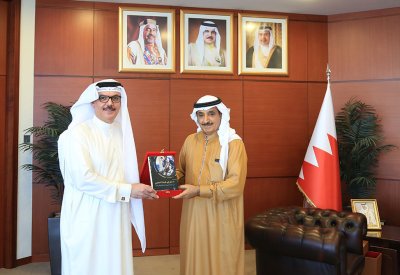 معالي الشيخ سلمان بن عبدالله آل خليفة يؤكد على أهمية البحث العلمي