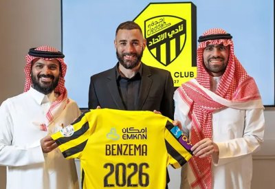 بنزيمة يحصل على الرقم 9.. ويقول: رونالدو كشف لي الدوري