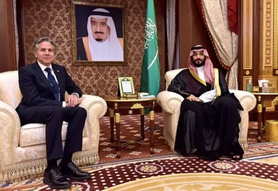 ولي العهد السعودي يبحث مع بلينكن تعزيز التعاون والتطورات الإقليمية والدولية