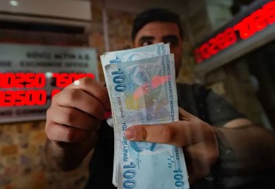 الليرة التركية تلامس قاعا جديدا قرب 23.4 للدولار خلال الليل