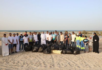 البلدية الجنوبية والمجلس البلدي وكلين اب بحرين ينفذون حملة "سواعد" بتنظيف ساحل حيان